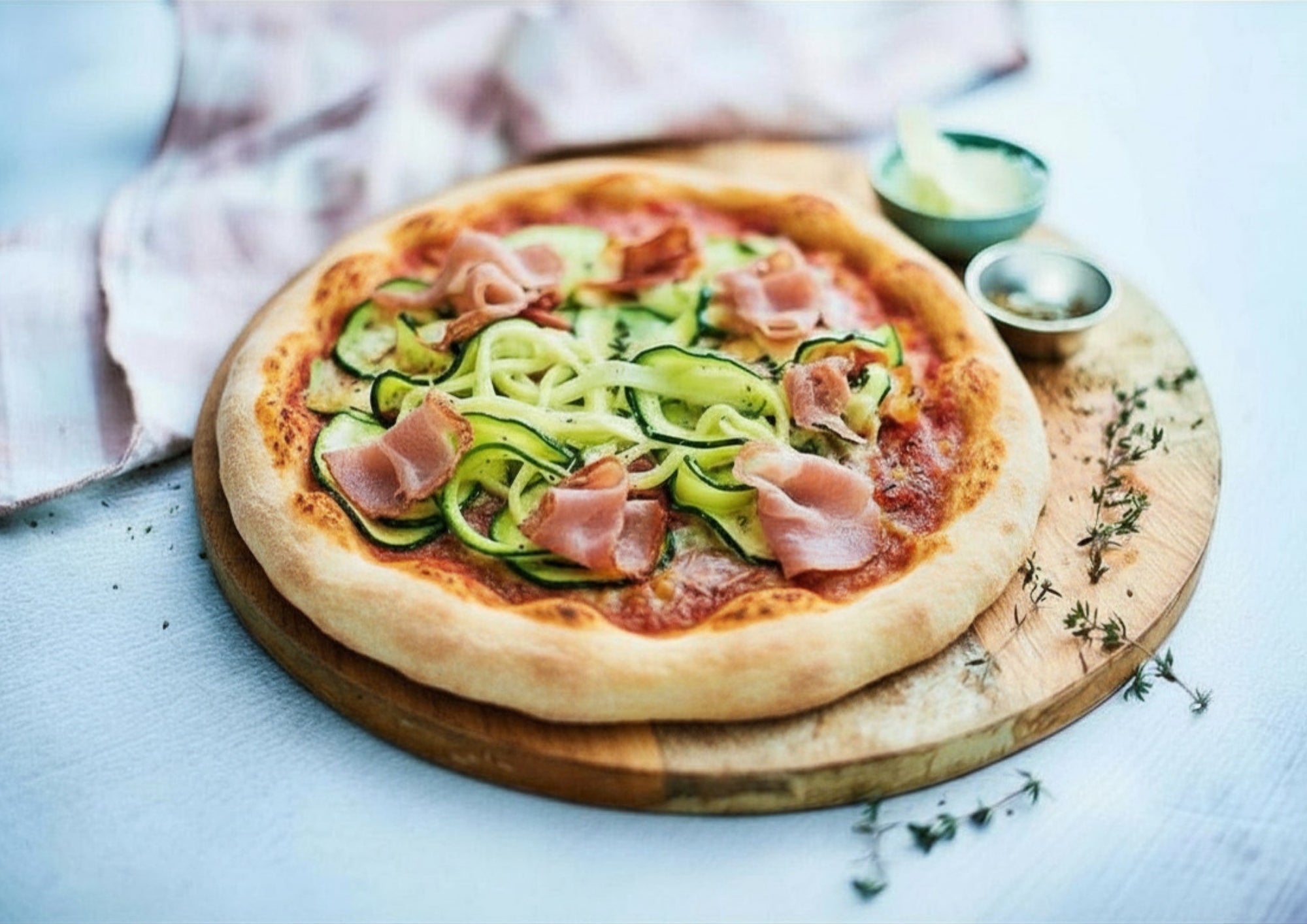 Gourmet-Pizza mit Zucchini