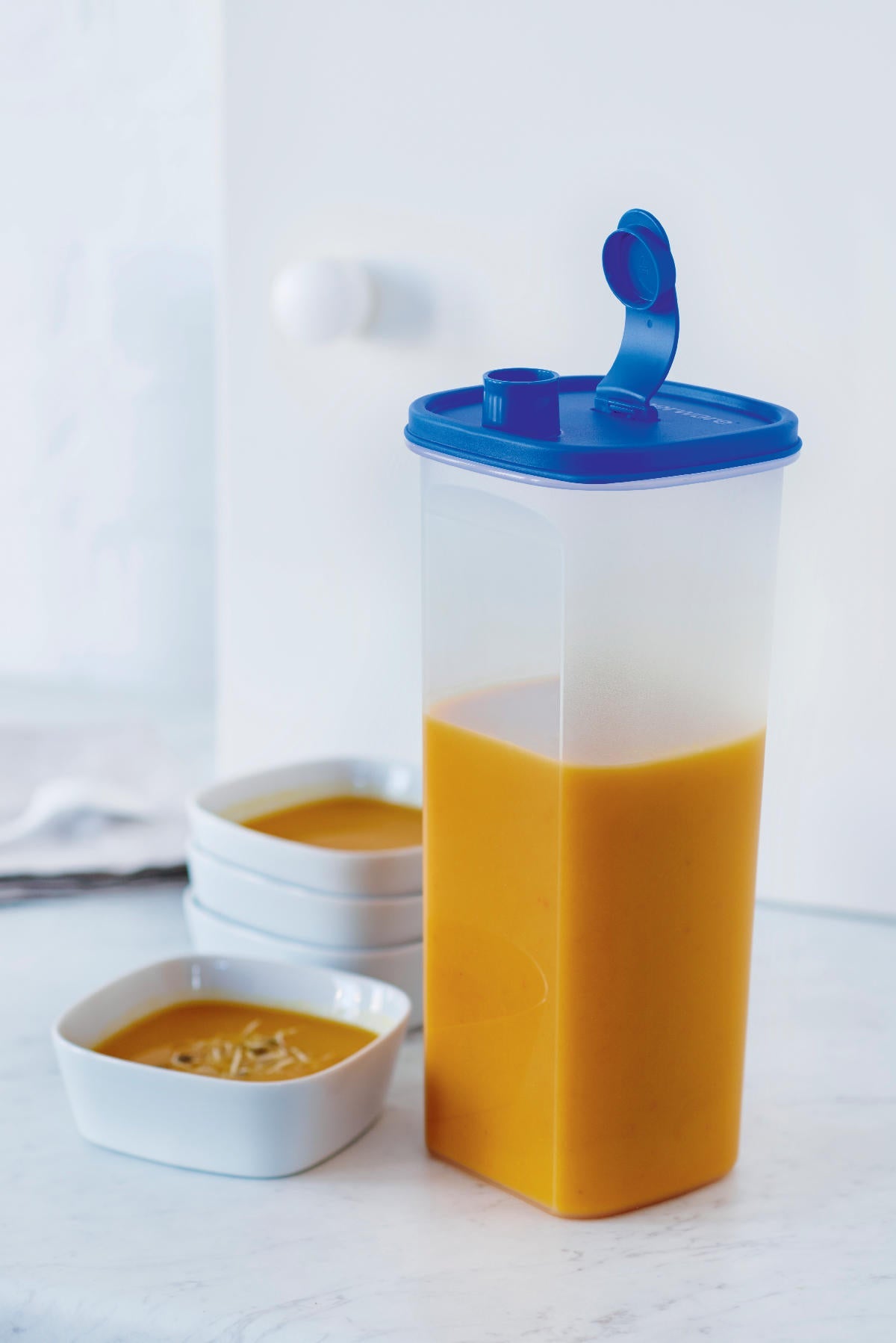 Pichet Frigo 2L - Couvercle bleu - Tupperware Europe